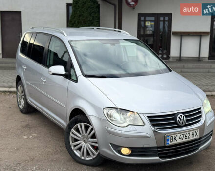 Сірий Фольксваген Туран, об'ємом двигуна 1.97 л та пробігом 370 тис. км за 6200 $, фото 4 на Automoto.ua