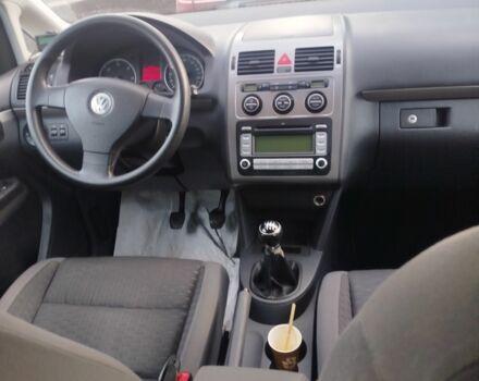 Сірий Фольксваген Туран, об'ємом двигуна 1.9 л та пробігом 312 тис. км за 5200 $, фото 4 на Automoto.ua