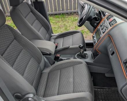 Серый Фольксваген Туран, объемом двигателя 1.4 л и пробегом 211 тыс. км за 5500 $, фото 5 на Automoto.ua