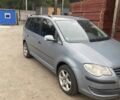 Серый Фольксваген Туран, объемом двигателя 1.6 л и пробегом 225 тыс. км за 6000 $, фото 1 на Automoto.ua
