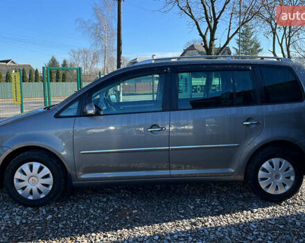 Серый Фольксваген Туран, объемом двигателя 1.39 л и пробегом 242 тыс. км за 7000 $, фото 3 на Automoto.ua
