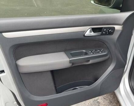 Серый Фольксваген Туран, объемом двигателя 1.6 л и пробегом 254 тыс. км за 7650 $, фото 41 на Automoto.ua