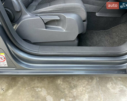 Серый Фольксваген Туран, объемом двигателя 1.6 л и пробегом 217 тыс. км за 8200 $, фото 68 на Automoto.ua