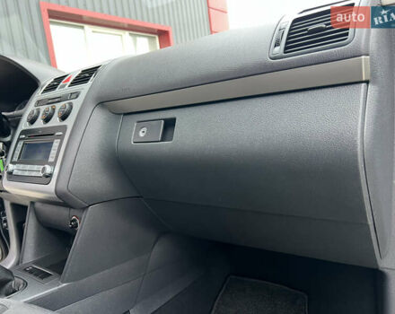 Серый Фольксваген Туран, объемом двигателя 1.6 л и пробегом 217 тыс. км за 8200 $, фото 87 на Automoto.ua