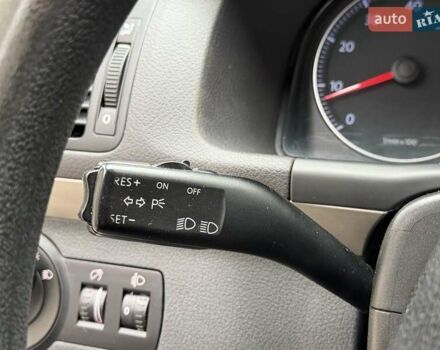 Серый Фольксваген Туран, объемом двигателя 1.6 л и пробегом 251 тыс. км за 6950 $, фото 26 на Automoto.ua