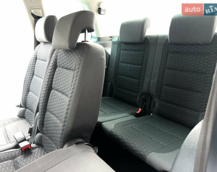 Серый Фольксваген Туран, объемом двигателя 1.6 л и пробегом 217 тыс. км за 8200 $, фото 74 на Automoto.ua