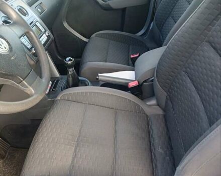 Серый Фольксваген Туран, объемом двигателя 1.6 л и пробегом 203 тыс. км за 6900 $, фото 41 на Automoto.ua