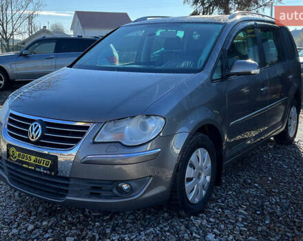 Серый Фольксваген Туран, объемом двигателя 1.39 л и пробегом 242 тыс. км за 7000 $, фото 2 на Automoto.ua