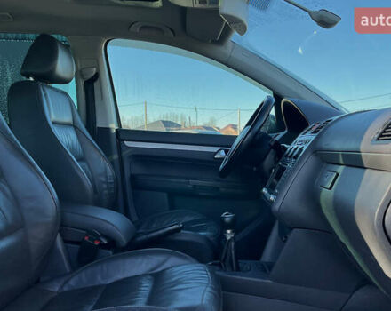 Серый Фольксваген Туран, объемом двигателя 1.39 л и пробегом 242 тыс. км за 7000 $, фото 21 на Automoto.ua