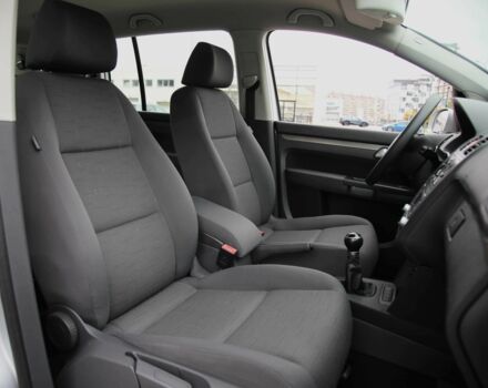 Серый Фольксваген Туран, объемом двигателя 1.6 л и пробегом 218 тыс. км за 8600 $, фото 10 на Automoto.ua