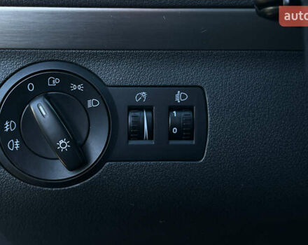 Серый Фольксваген Туран, объемом двигателя 1.39 л и пробегом 242 тыс. км за 7000 $, фото 12 на Automoto.ua