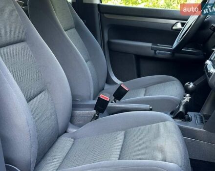 Сірий Фольксваген Туран, об'ємом двигуна 1.6 л та пробігом 230 тис. км за 6750 $, фото 86 на Automoto.ua