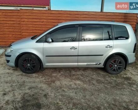 Серый Фольксваген Туран, объемом двигателя 1.39 л и пробегом 219 тыс. км за 4999 $, фото 3 на Automoto.ua