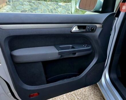 Сірий Фольксваген Туран, об'ємом двигуна 1.6 л та пробігом 225 тис. км за 7777 $, фото 24 на Automoto.ua