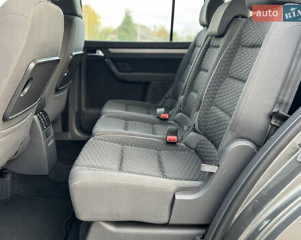 Серый Фольксваген Туран, объемом двигателя 1.4 л и пробегом 210 тыс. км за 5899 $, фото 65 на Automoto.ua