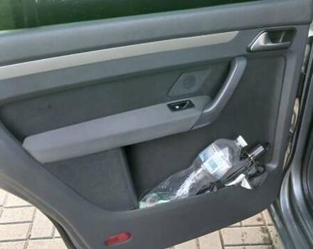 Серый Фольксваген Туран, объемом двигателя 1.4 л и пробегом 278 тыс. км за 6000 $, фото 34 на Automoto.ua