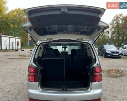 Серый Фольксваген Туран, объемом двигателя 1.6 л и пробегом 262 тыс. км за 6700 $, фото 13 на Automoto.ua