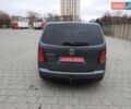 Серый Фольксваген Туран, объемом двигателя 1.6 л и пробегом 224 тыс. км за 7300 $, фото 5 на Automoto.ua