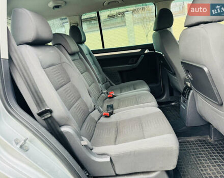 Серый Фольксваген Туран, объемом двигателя 2 л и пробегом 245 тыс. км за 7300 $, фото 24 на Automoto.ua