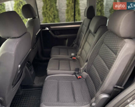 Сірий Фольксваген Туран, об'ємом двигуна 1.9 л та пробігом 221 тис. км за 6600 $, фото 35 на Automoto.ua