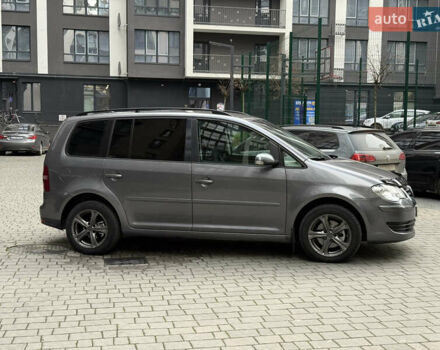 Серый Фольксваген Туран, объемом двигателя 1.9 л и пробегом 282 тыс. км за 6900 $, фото 10 на Automoto.ua