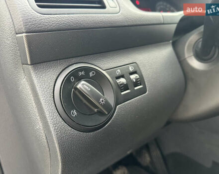 Серый Фольксваген Туран, объемом двигателя 1.6 л и пробегом 215 тыс. км за 6800 $, фото 27 на Automoto.ua