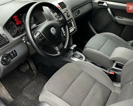 Сірий Фольксваген Туран, об'ємом двигуна 1.97 л та пробігом 302 тис. км за 8000 $, фото 8 на Automoto.ua