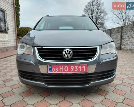 Серый Фольксваген Туран, объемом двигателя 1.6 л и пробегом 196 тыс. км за 7499 $, фото 4 на Automoto.ua
