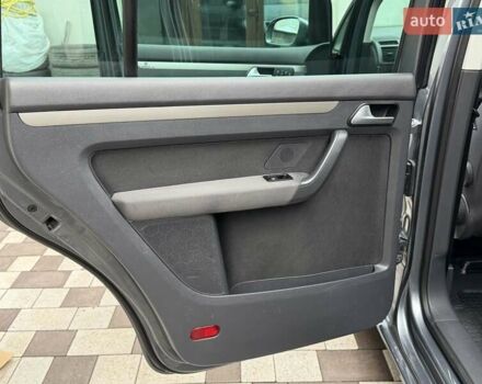 Серый Фольксваген Туран, объемом двигателя 1.6 л и пробегом 251 тыс. км за 6950 $, фото 31 на Automoto.ua