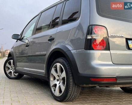 Сірий Фольксваген Туран, об'ємом двигуна 1.4 л та пробігом 48 тис. км за 8999 $, фото 22 на Automoto.ua