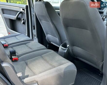 Сірий Фольксваген Туран, об'ємом двигуна 1.6 л та пробігом 230 тис. км за 6750 $, фото 93 на Automoto.ua