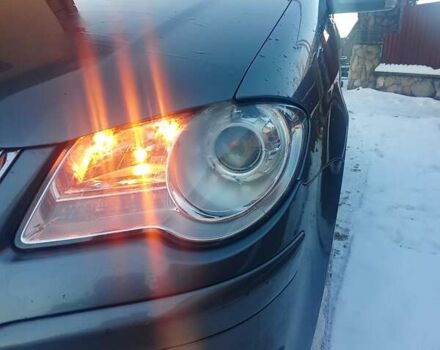 Серый Фольксваген Туран, объемом двигателя 1.9 л и пробегом 263 тыс. км за 7700 $, фото 2 на Automoto.ua