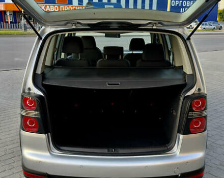 Сірий Фольксваген Туран, об'ємом двигуна 1.6 л та пробігом 218 тис. км за 8400 $, фото 40 на Automoto.ua