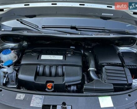 Сірий Фольксваген Туран, об'ємом двигуна 1.6 л та пробігом 230 тис. км за 6750 $, фото 115 на Automoto.ua