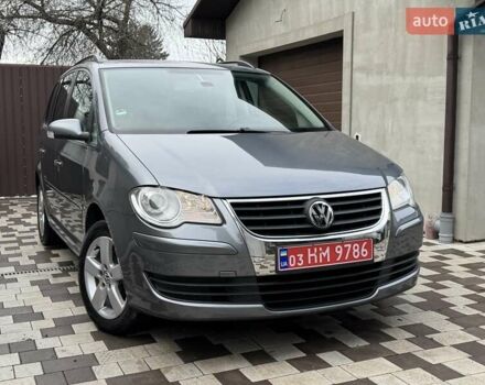 Серый Фольксваген Туран, объемом двигателя 1.6 л и пробегом 251 тыс. км за 6950 $, фото 4 на Automoto.ua