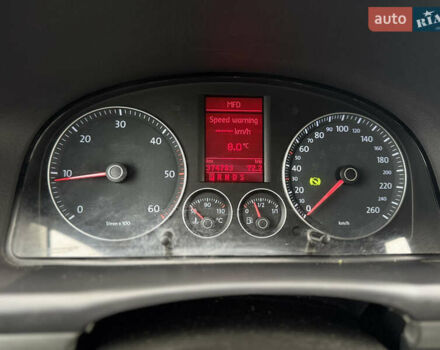 Сірий Фольксваген Туран, об'ємом двигуна 1.97 л та пробігом 370 тис. км за 6200 $, фото 26 на Automoto.ua