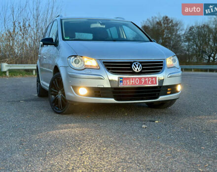 Сірий Фольксваген Туран, об'ємом двигуна 1.4 л та пробігом 248 тис. км за 7500 $, фото 2 на Automoto.ua
