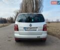 Серый Фольксваген Туран, объемом двигателя 1.9 л и пробегом 299 тыс. км за 6000 $, фото 5 на Automoto.ua