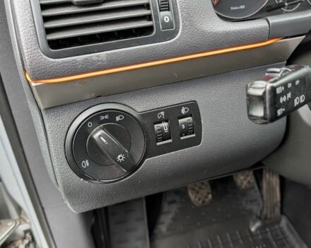 Серый Фольксваген Туран, объемом двигателя 1.4 л и пробегом 211 тыс. км за 5500 $, фото 12 на Automoto.ua