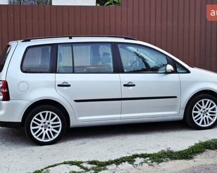 Сірий Фольксваген Туран, об'ємом двигуна 1.6 л та пробігом 225 тис. км за 7777 $, фото 13 на Automoto.ua