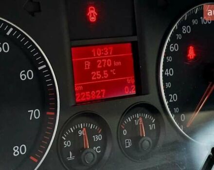 Сірий Фольксваген Туран, об'ємом двигуна 1.6 л та пробігом 225 тис. км за 7777 $, фото 29 на Automoto.ua