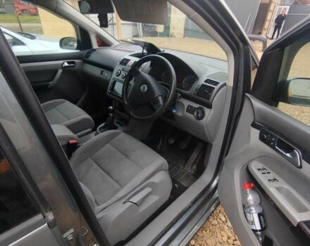 Серый Фольксваген Туран, объемом двигателя 1.9 л и пробегом 250 тыс. км за 3400 $, фото 9 на Automoto.ua