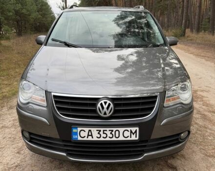 Серый Фольксваген Туран, объемом двигателя 1.6 л и пробегом 246 тыс. км за 5950 $, фото 6 на Automoto.ua