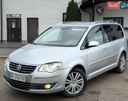 Сірий Фольксваген Туран, об'ємом двигуна 1.97 л та пробігом 370 тис. км за 6200 $, фото 1 на Automoto.ua