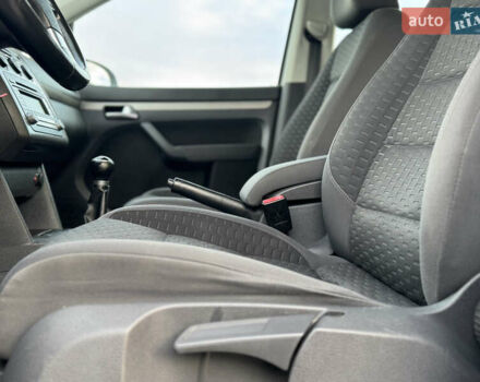 Серый Фольксваген Туран, объемом двигателя 1.4 л и пробегом 210 тыс. км за 5899 $, фото 81 на Automoto.ua