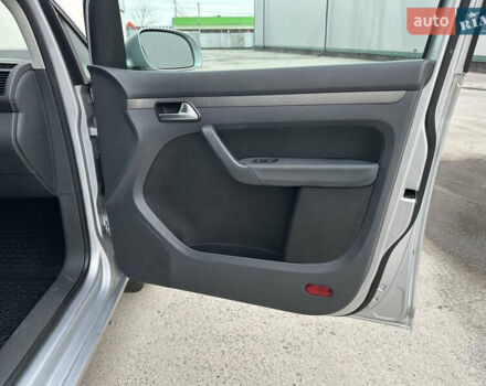 Серый Фольксваген Туран, объемом двигателя 1.6 л и пробегом 215 тыс. км за 6800 $, фото 41 на Automoto.ua