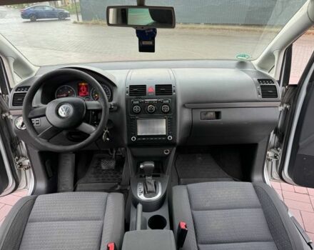 Сірий Фольксваген Туран, об'ємом двигуна 1.9 л та пробігом 340 тис. км за 3100 $, фото 4 на Automoto.ua