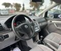 Серый Фольксваген Туран, объемом двигателя 1.6 л и пробегом 228 тыс. км за 8000 $, фото 5 на Automoto.ua