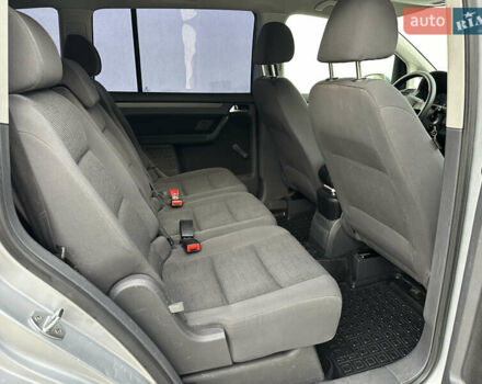 Серый Фольксваген Туран, объемом двигателя 1.6 л и пробегом 215 тыс. км за 6800 $, фото 38 на Automoto.ua