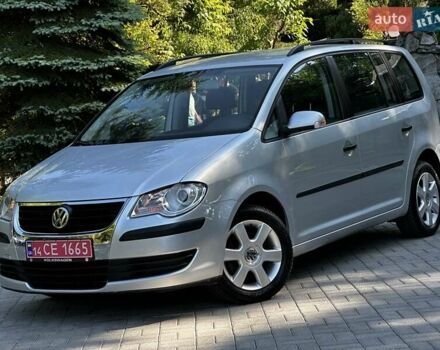 Серый Фольксваген Туран, объемом двигателя 1.6 л и пробегом 230 тыс. км за 6800 $, фото 3 на Automoto.ua